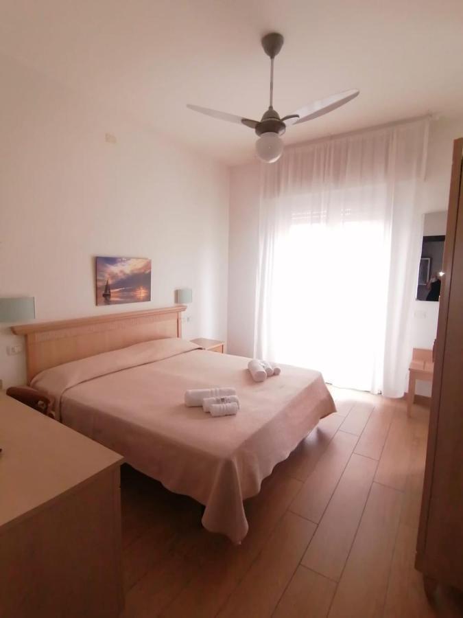 Hotel Villa Santanna Rimini Buitenkant foto