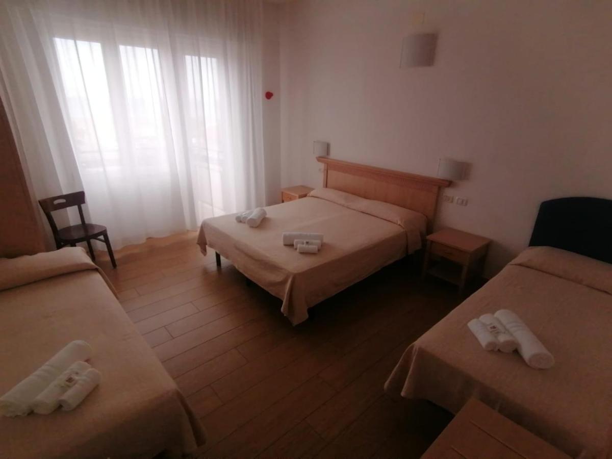 Hotel Villa Santanna Rimini Buitenkant foto