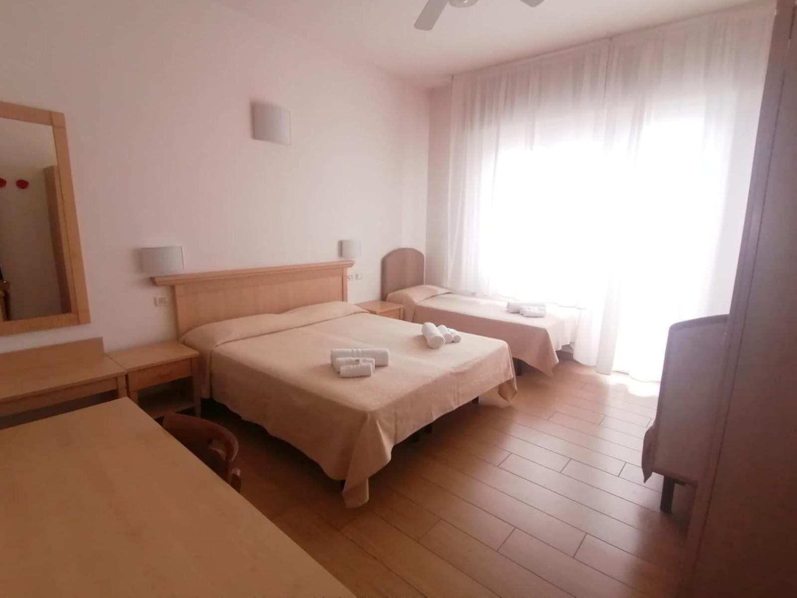 Hotel Villa Santanna Rimini Buitenkant foto